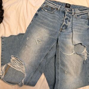 Urban outfitters light wash straight jeans size 24
